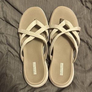 Women’s sandals skecher size 9 worn twice